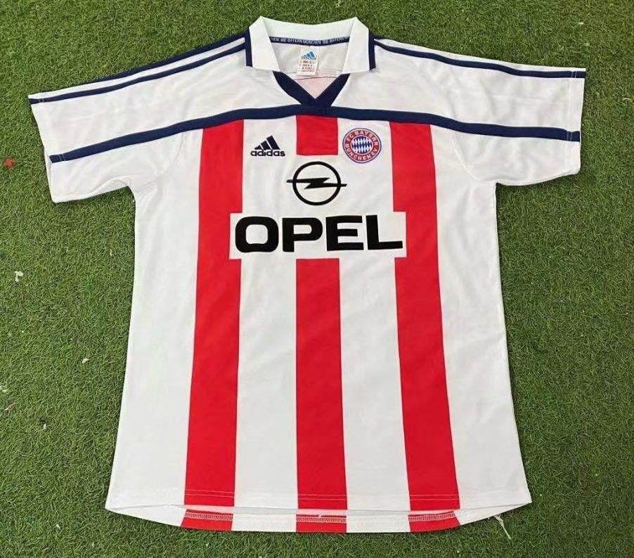 Retro de visitante del FC Bayern Múnich 2000/2001