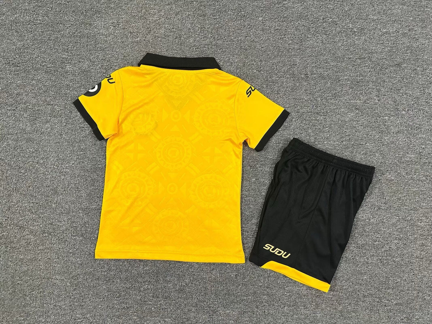 Wolverhampton Home children's kit 25/26