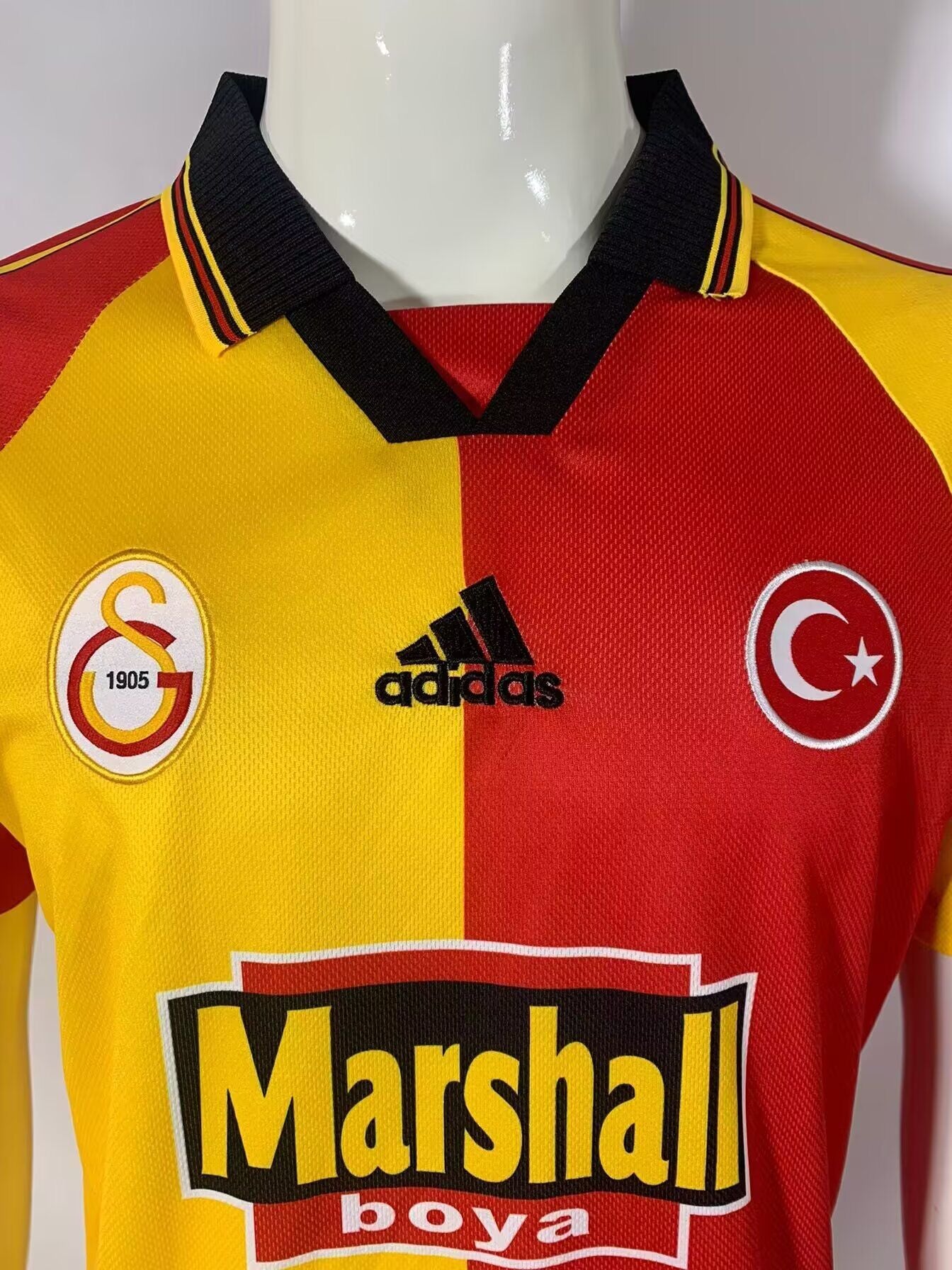 Galatasaray SK Domicile Retro 1998/1999 - Vêtements de sport