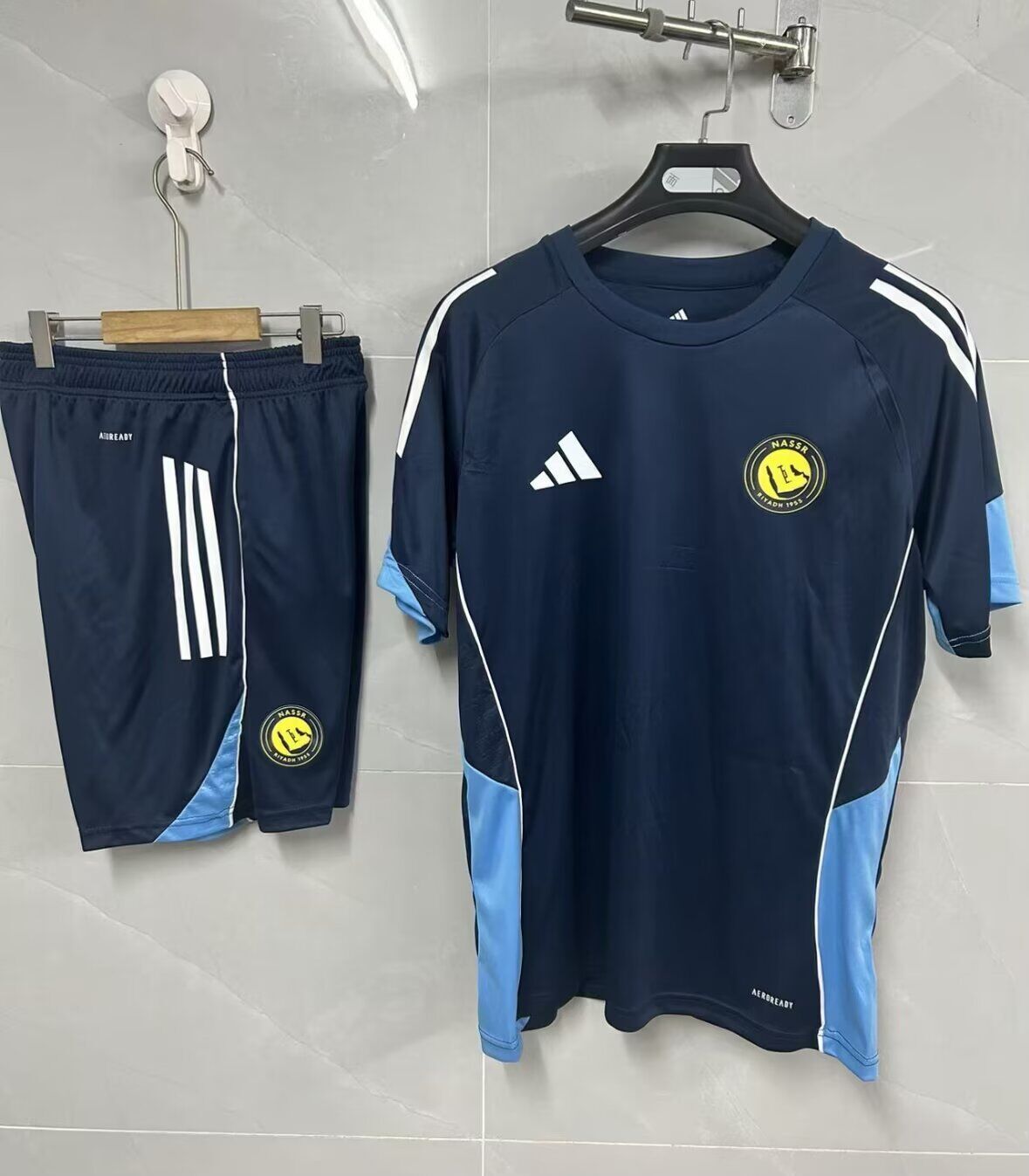 Kit Enfant Al Nassr Entrainement 2025/2026 Vêtements de sport
