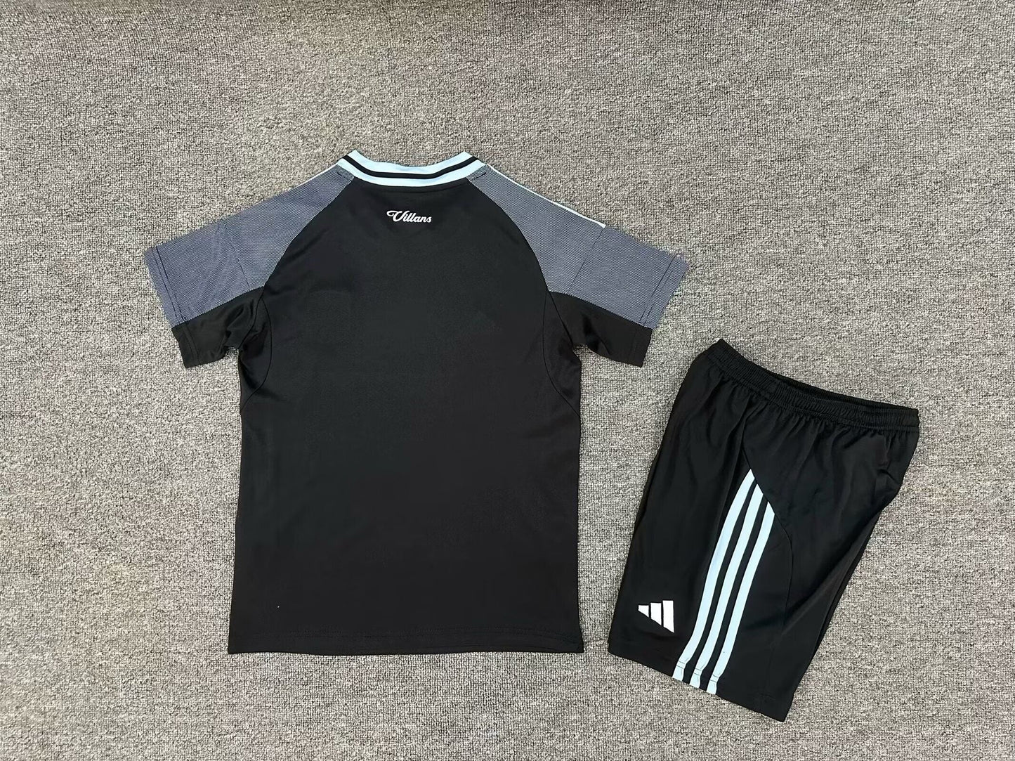 Kit enfant Aston Villa Extérieur 2025/2026 - Vêtements de sport