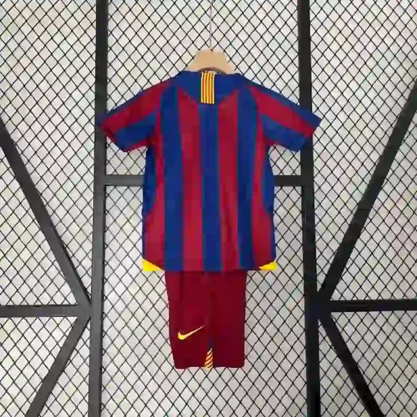 Kit Enfant FC Barcelone Retro 2005/2006 - Vêtements de sport