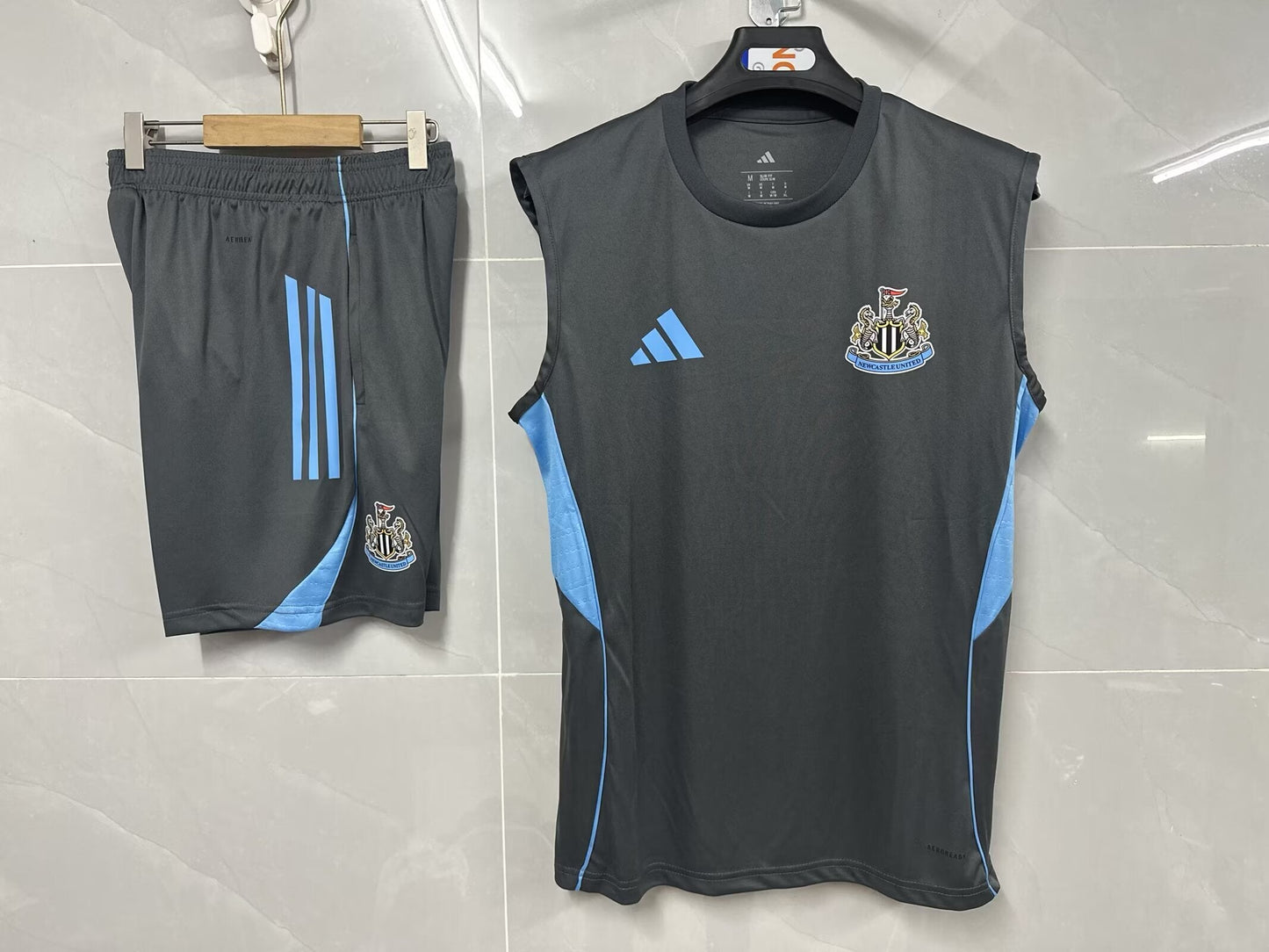 Kit enfant Newcastle Utd 25/26 Vêtements de sport