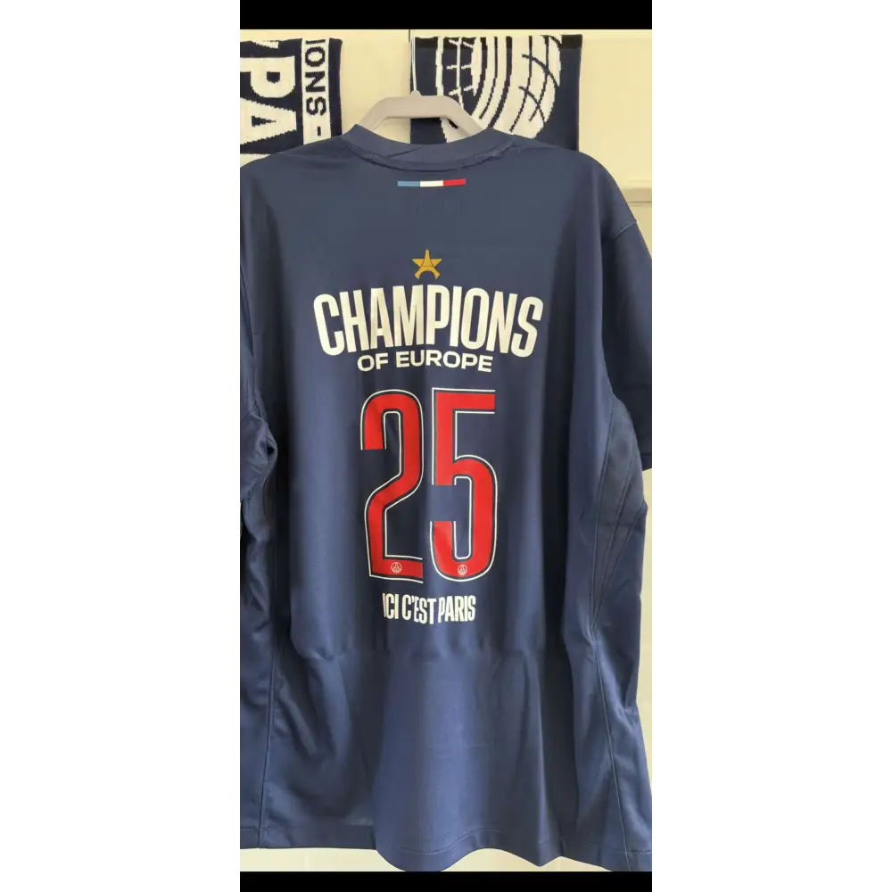 PSG Paris-Saint-Germain Champion d’Europe Collector 2025 - Vêtements de sport