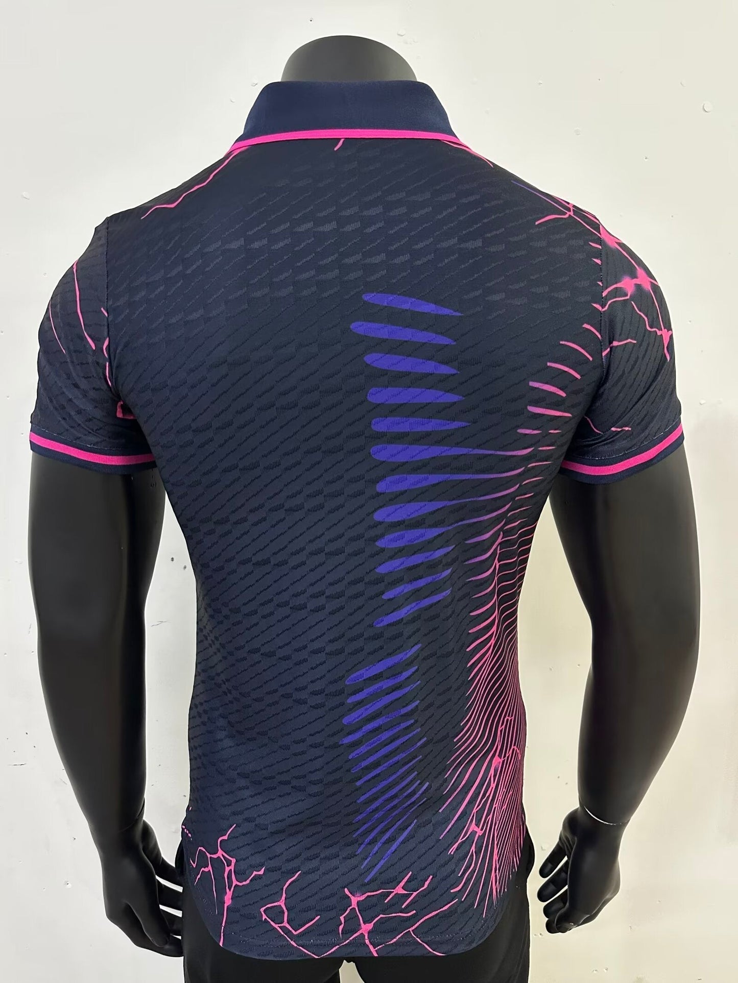 Real Madrid Guépard Violet Version Joueur 2025 - Vêtements de sport