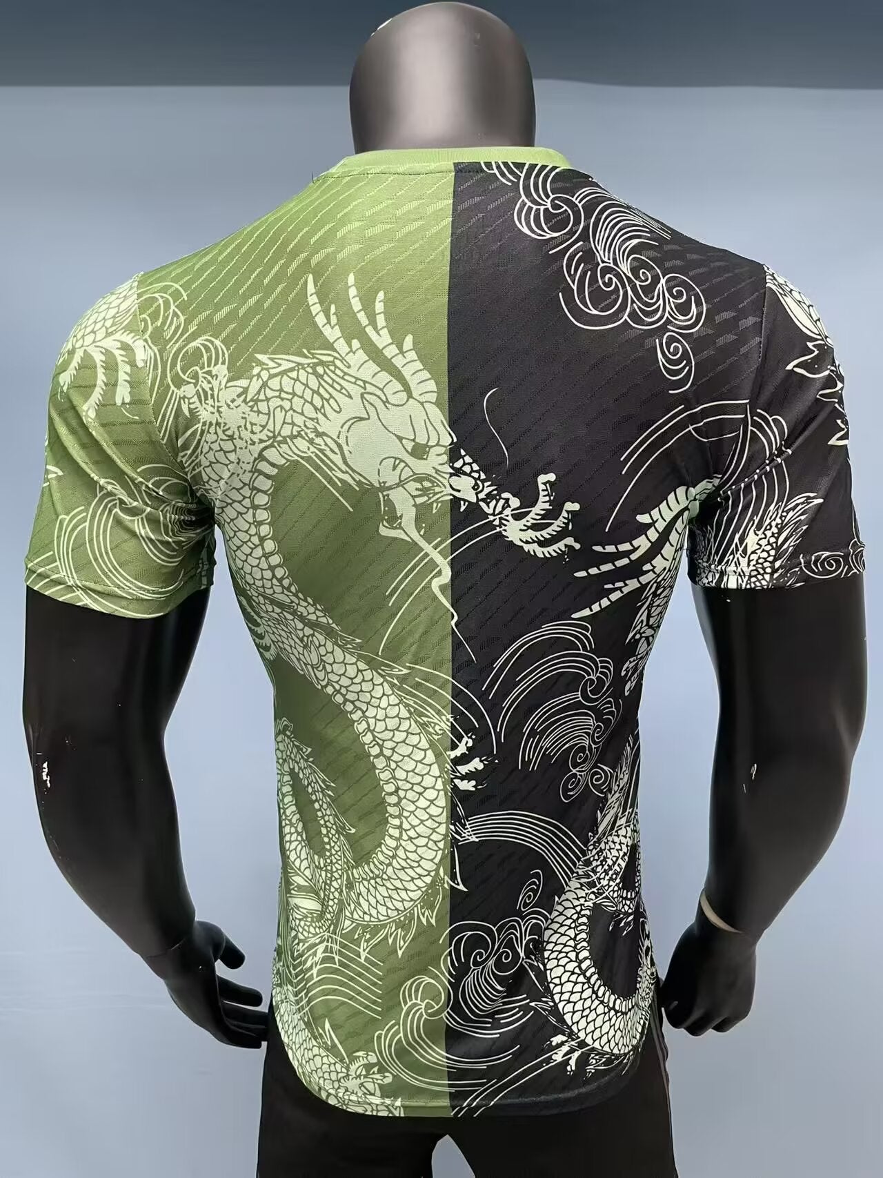 Real Madrid Vert/Noir Dragon Version Joueur 2025/2026 - Vêtements de sport