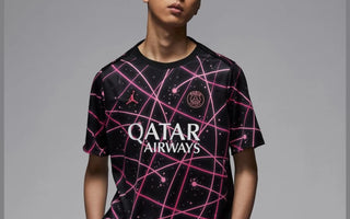 Le nouveau maillot pré-match PSG 2025/2026 : entre élégance parisienne et performance