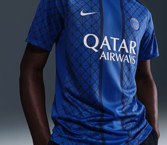 PSG 2025/26 : le tout nouveau maillot d’entraînement « Strike » dévoilé !