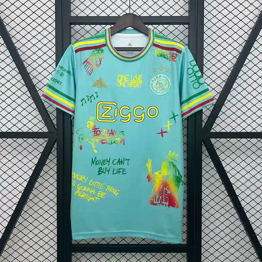 Les maillots concepts: le nouveau style tendance