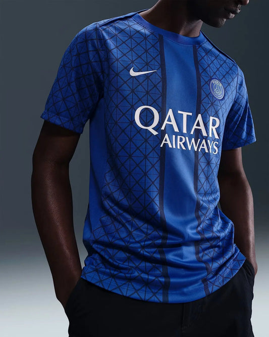 PSG 2025/26: le tout nouveau maillot d’entraînement « Strike » dévoilé!