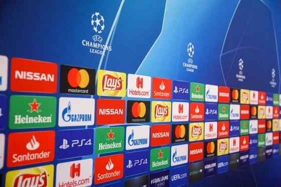 L'histoire des sponsors sur les maillots de foot