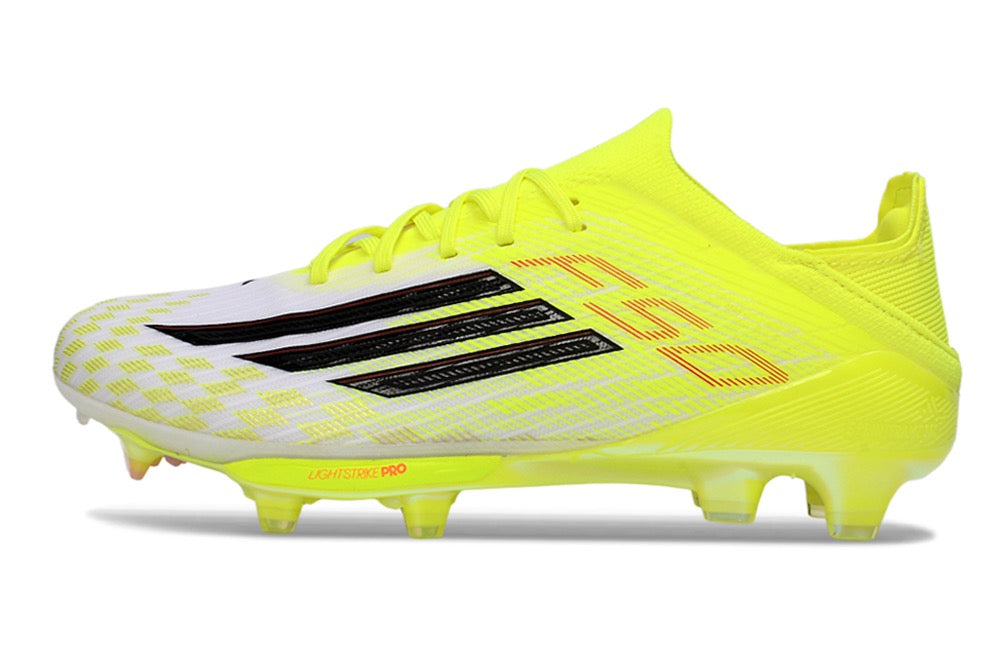 Crampons Adidas F50 Jaune et Blanche