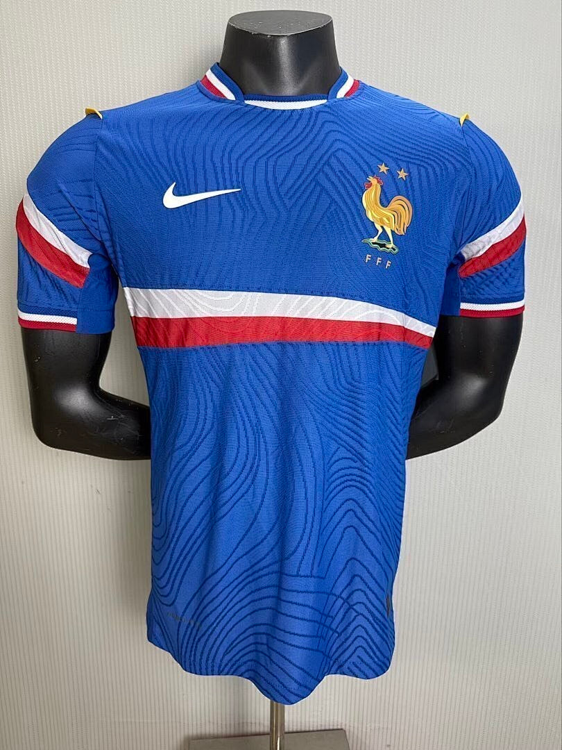 Maillot France Concept bleu version joueur Coupe du Monde 2026
