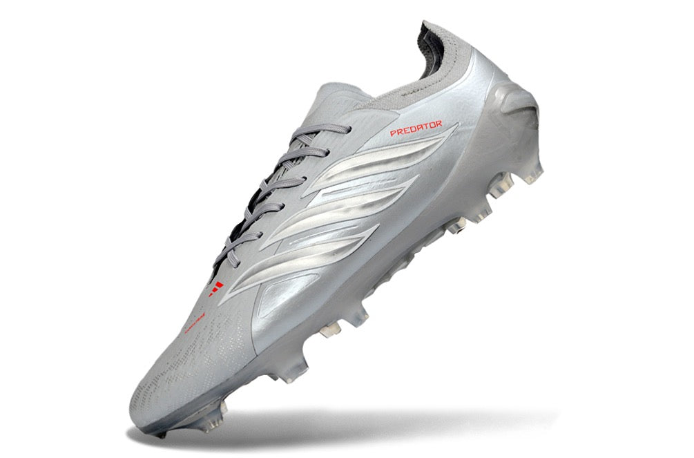 Crampons Adidas Predator Argent