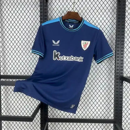 Equipación visitante del Athletic Bilbao azul 2025/2026