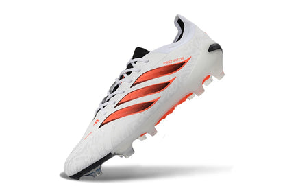 Crampons Adidas Predator Blanc et noir