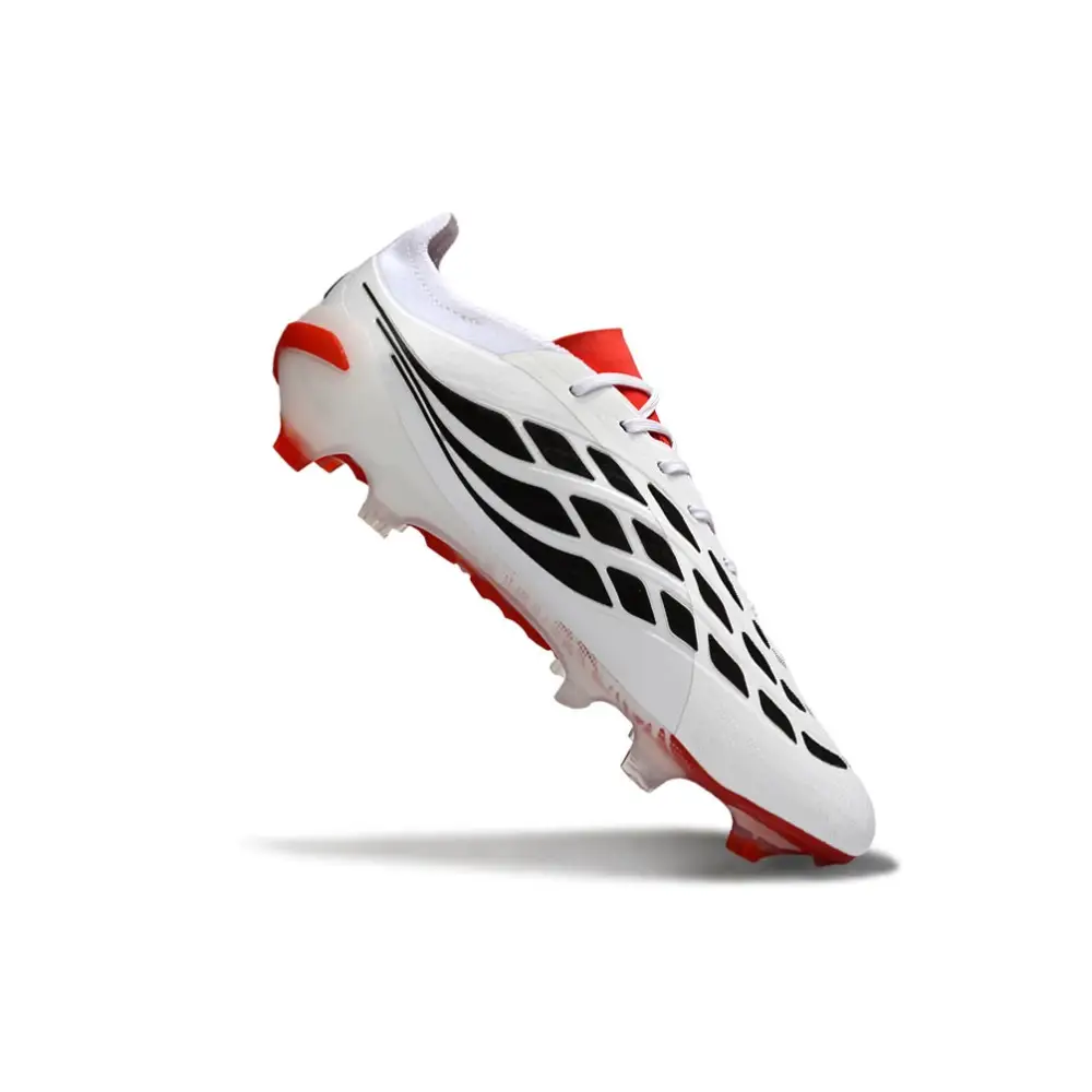 Crampons Adidas Predator Blanc et noir