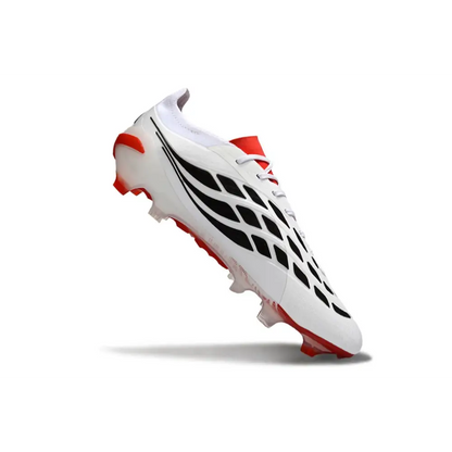 Crampons Adidas Predator Blanc et noir