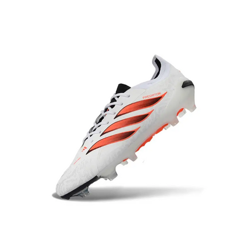 Crampons Adidas Predator Blanc et noir