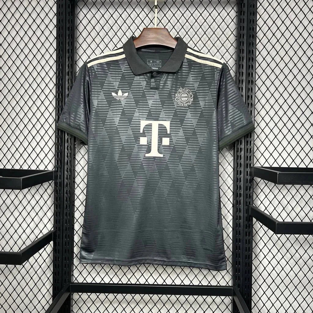 FC Bayern Munich Oktoberfest 2024/2025 - Oktoberfest / S - Vêtements de sport