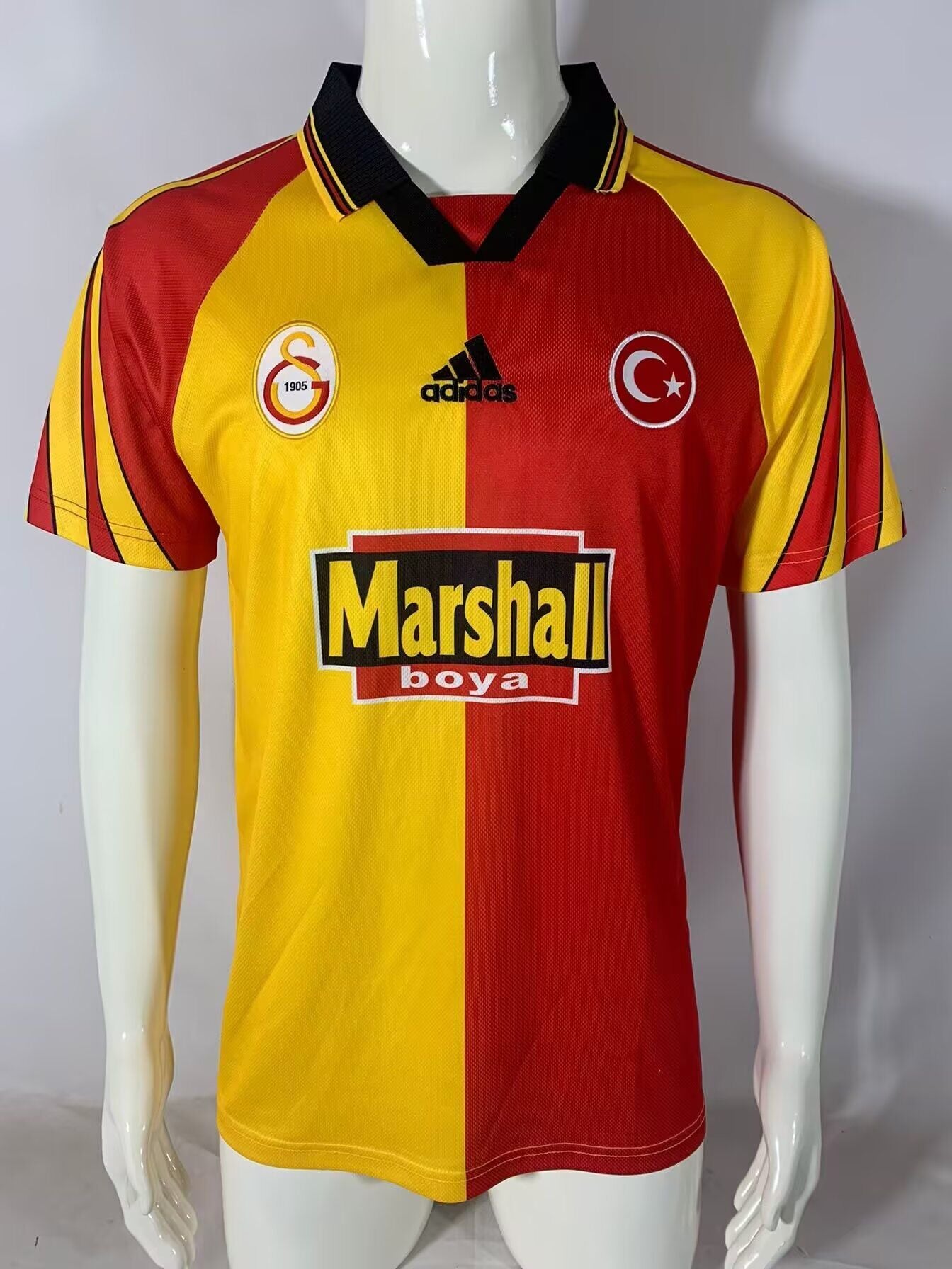 Galatasaray SK Domicile Retro 1998/1999 - Vêtements de sport