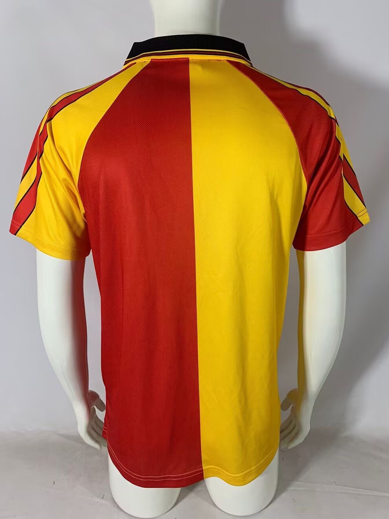 Galatasaray SK Domicile Retro 1998/1999 - Vêtements de sport