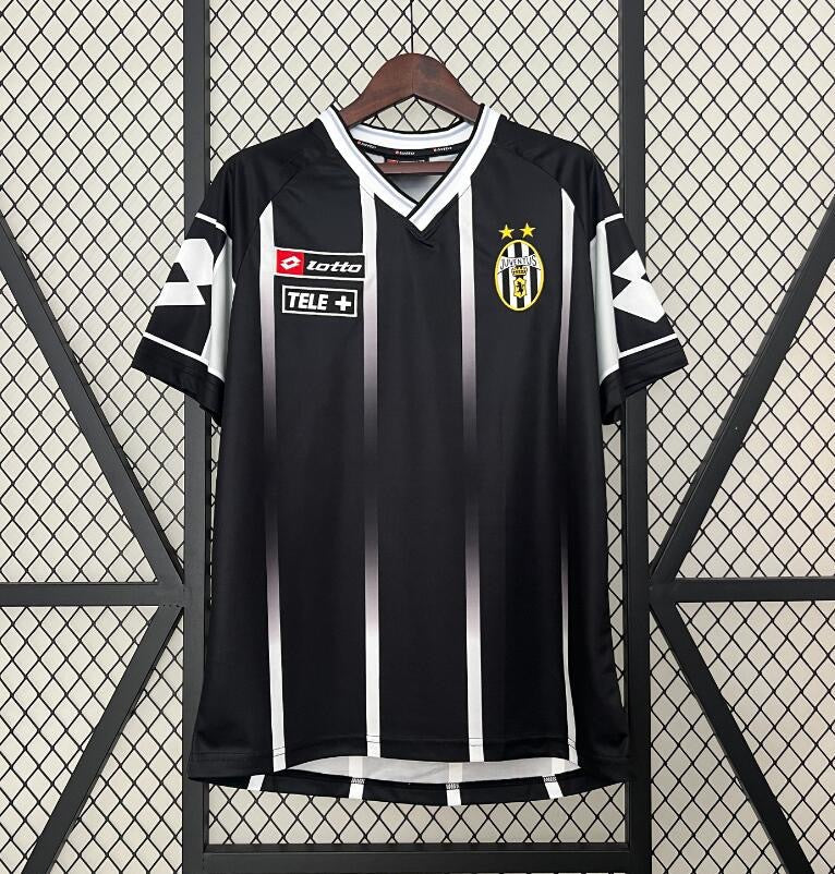 Juventus Extérieur Retro 2000/2001 - Retro / S - Vêtements de sport