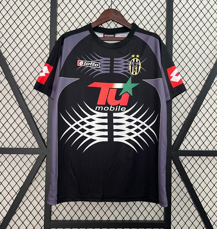 Juventus Goalkeeper Retro 2001/2002 - Retro / S - Vêtements de sport