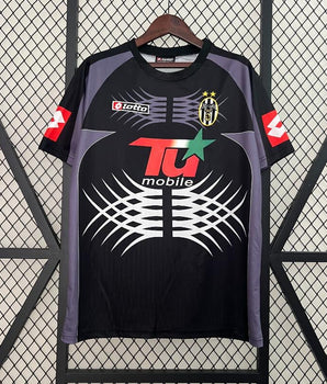 Juventus Goalkeeper Retro 2001/2002 - Retro / S - Vêtements de sport