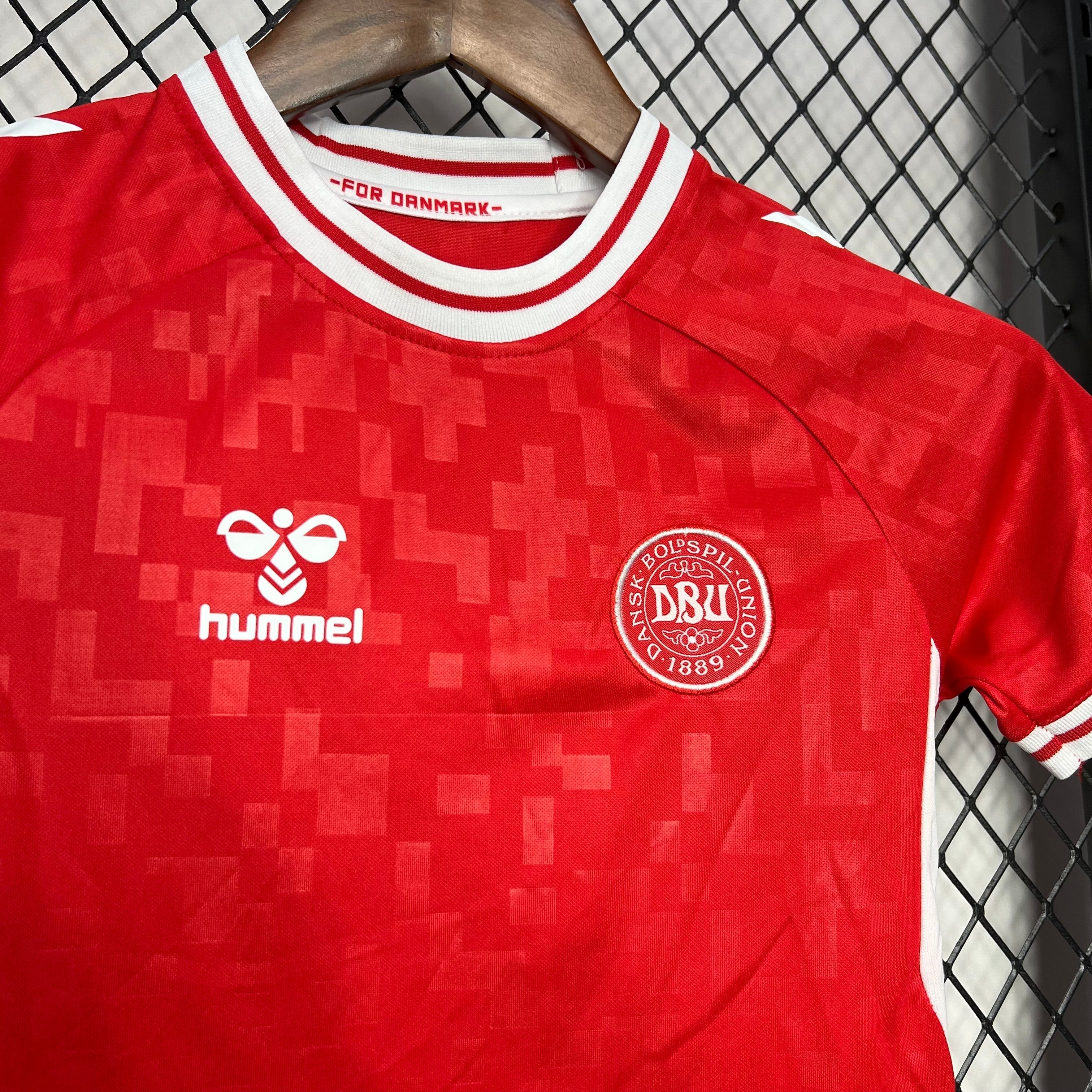 Kit enfant Danemark Domicile 2024 - Vêtements de sport