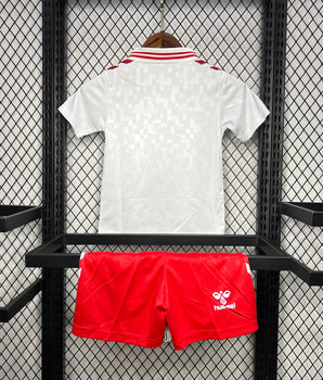 Kit enfant Danemark Extérieur 2024 - Vêtements de sport