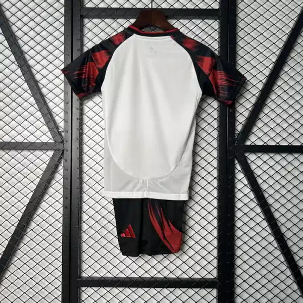 Kit enfant Flamengo Extérieur 2025/2026 - Vêtements de sport