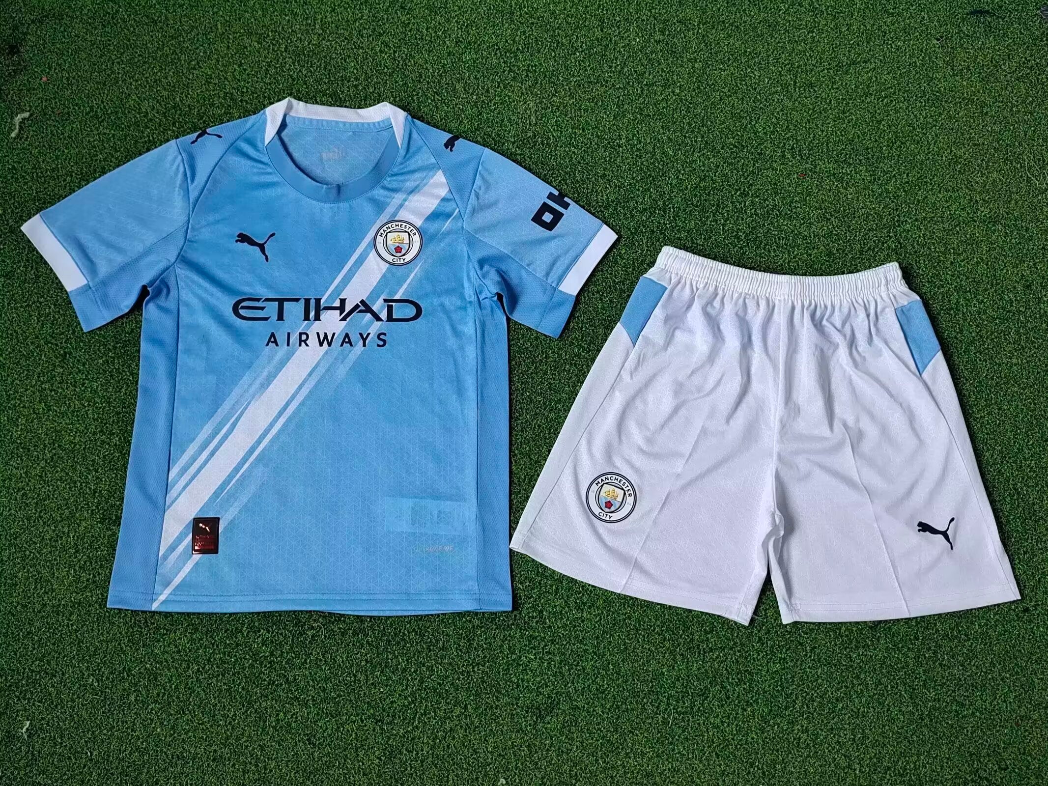 Kit enfant Manchester City Domicile 2025/2026 - Vêtements de sport