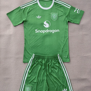 Kit Enfant Manchester United 25/26 Vêtements de sport
