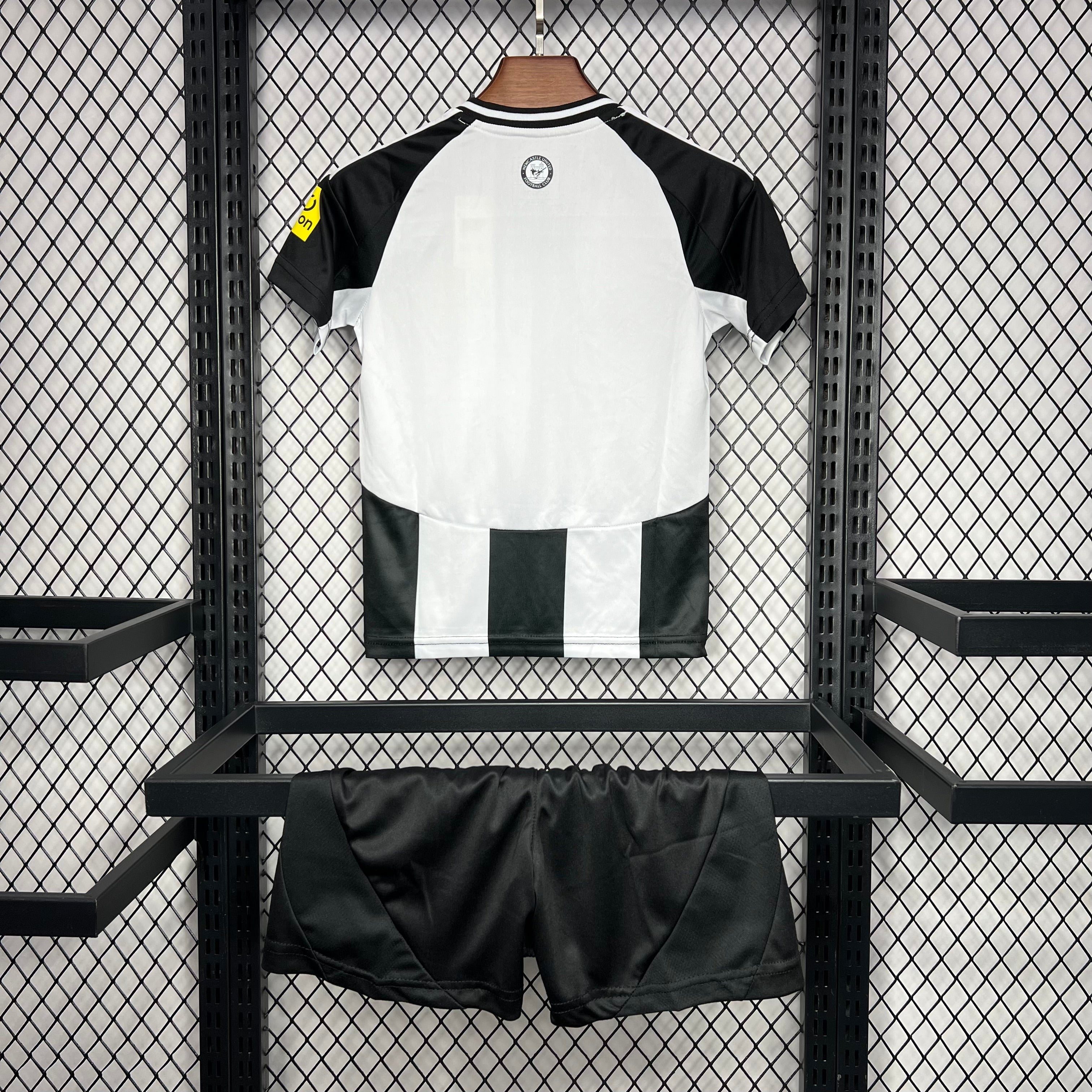 Kit enfant Newcastle Utd Domicile 24/25 - Vêtements de sport