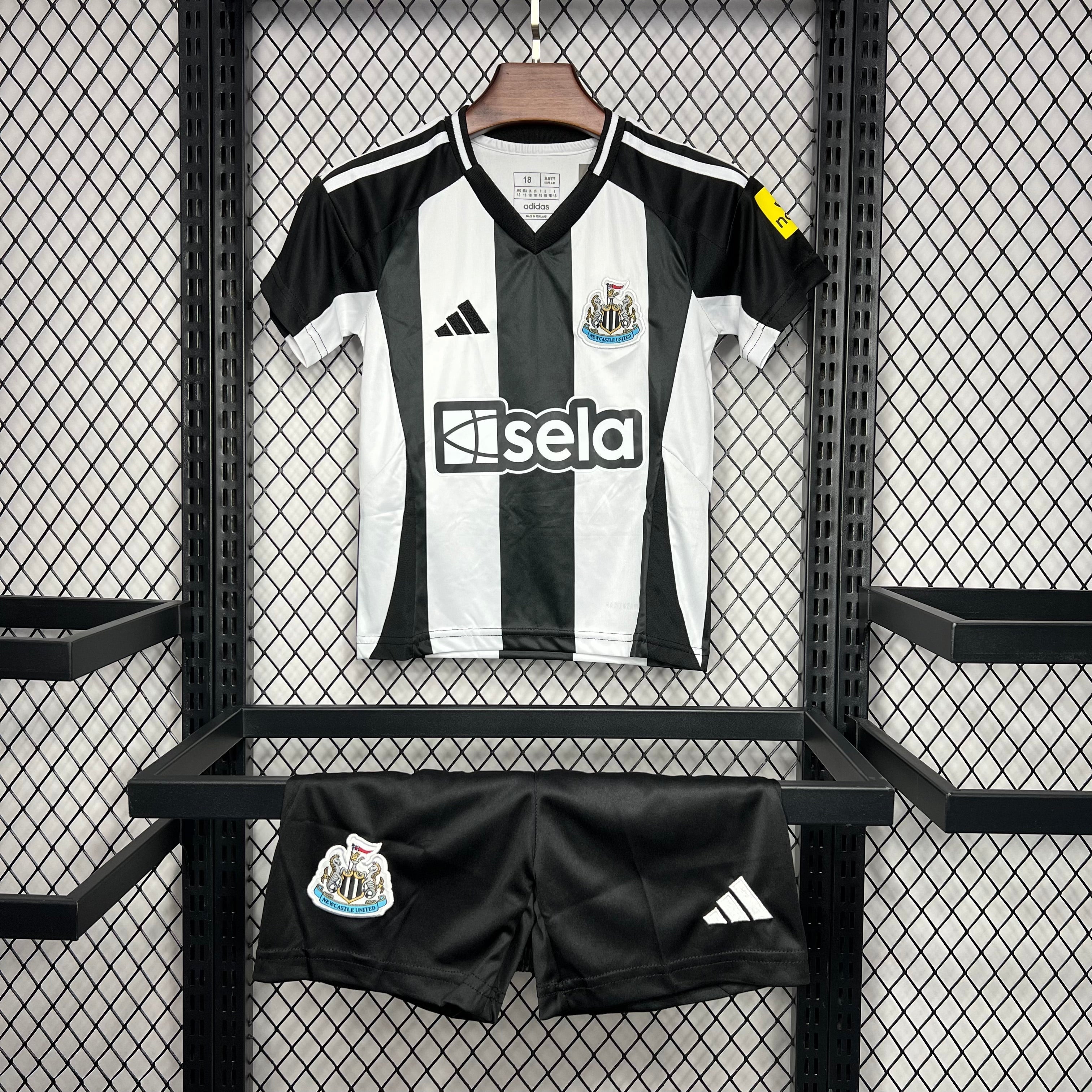 Kit enfant Newcastle Utd Domicile 24/25 - Domicile / XXS - Vêtements de sport