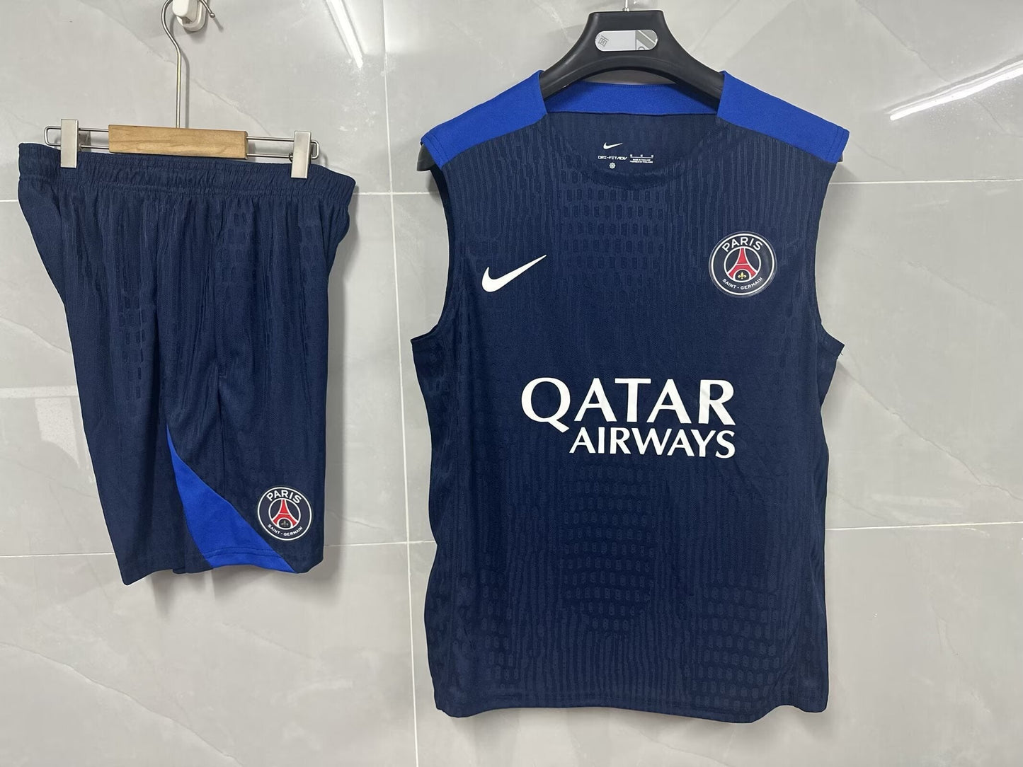 Kit Enfant PSG Entrainement 2025/2026 Vêtements de sport
