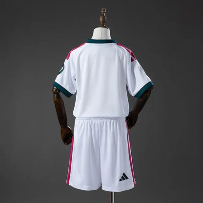 Kit enfant Real Madrid Domicile 2026/2027 - Vêtements de sport