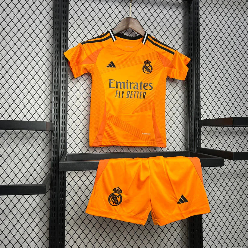 Kit enfant Real Madrid Extérieur 24/25 - Vêtements de sport