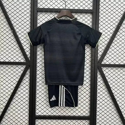 Kit enfant Real Madrid Extérieur 25/26 - Vêtements de sport