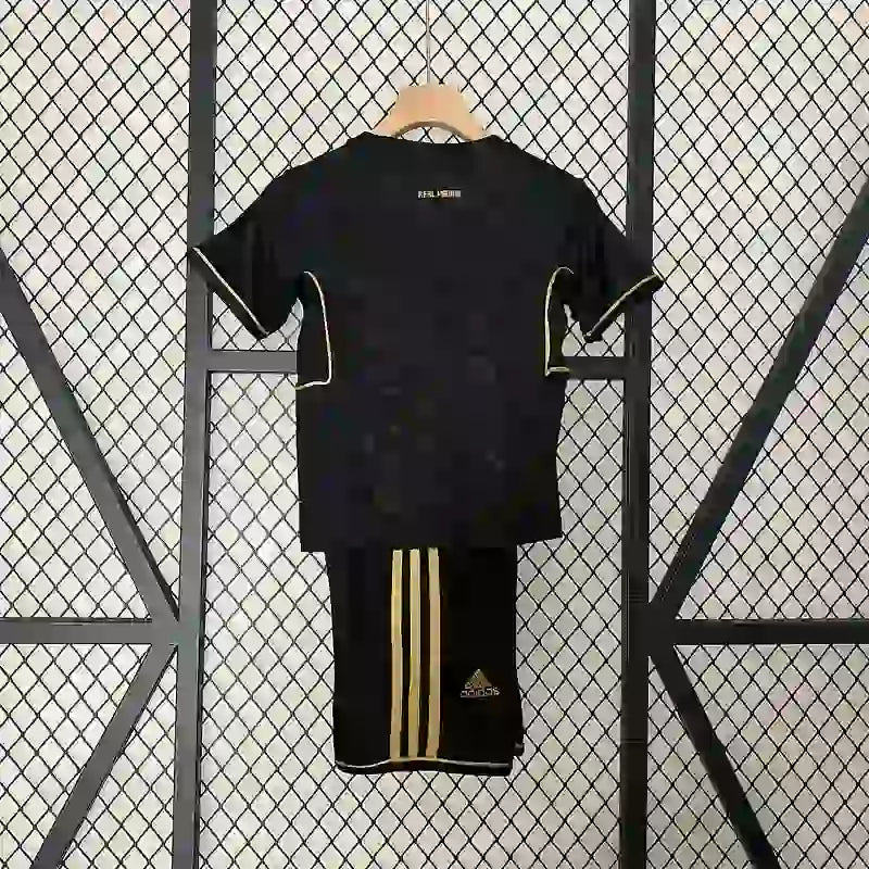 Kit Enfant Real Madrid Extérieur Retro 2011/2012 - Vêtements de sport