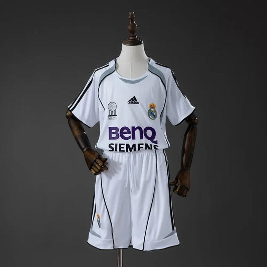 Kit enfant Real Madrid Retro 2007 Domicile - Vêtements de sport
