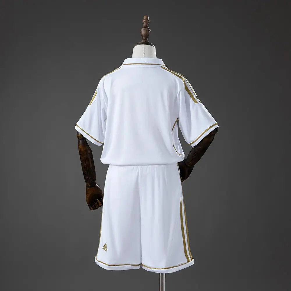 Kit enfant Real Madrid Retro 2011 Domicile - Vêtements de sport