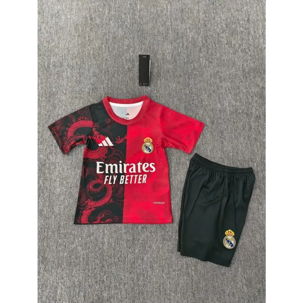 Kit enfant Real Madrid Spécial Edition Rouge 25/26 Vêtements de sport