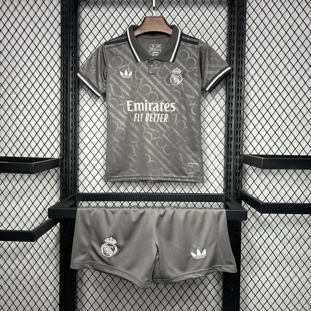 Kit enfant Real Madrid Third 24/25 - Third / XXS - Vêtements de sport