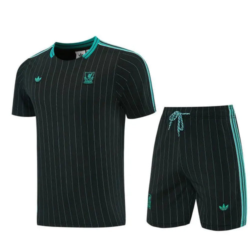 Kit Entraînement Liverpool Noir 2025/2026 Manches courtes - Vêtements de sport