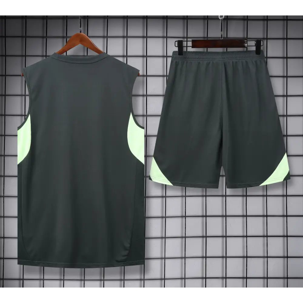 Kit Entraînement Real Madrid Gris 2025/2026 - Vêtements de sport