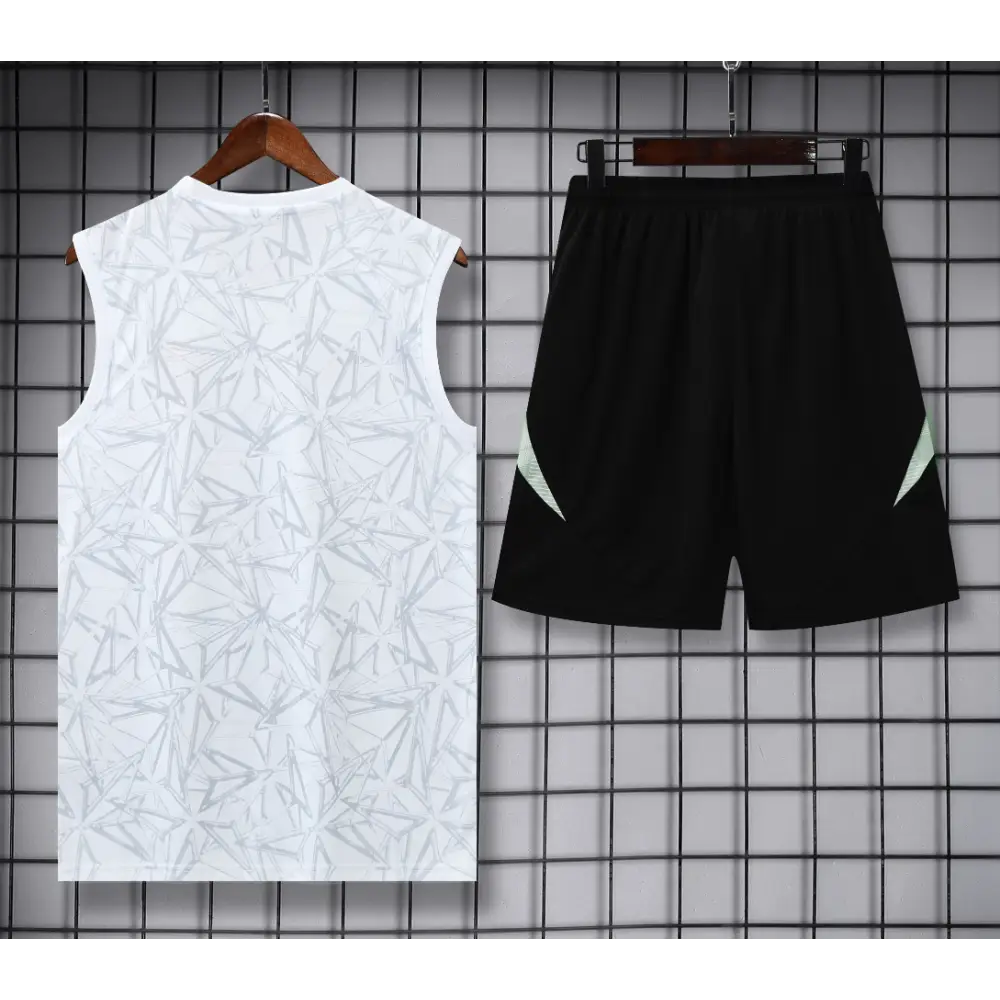 Kit Entraînement Real Madrid Motifs Noir & Blanc 2025/2026 - Vêtements de sport