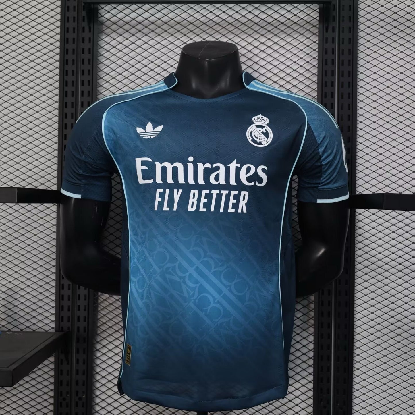 Maillot Real Madrid bleu marine 2025/2026 - Vêtements de sport