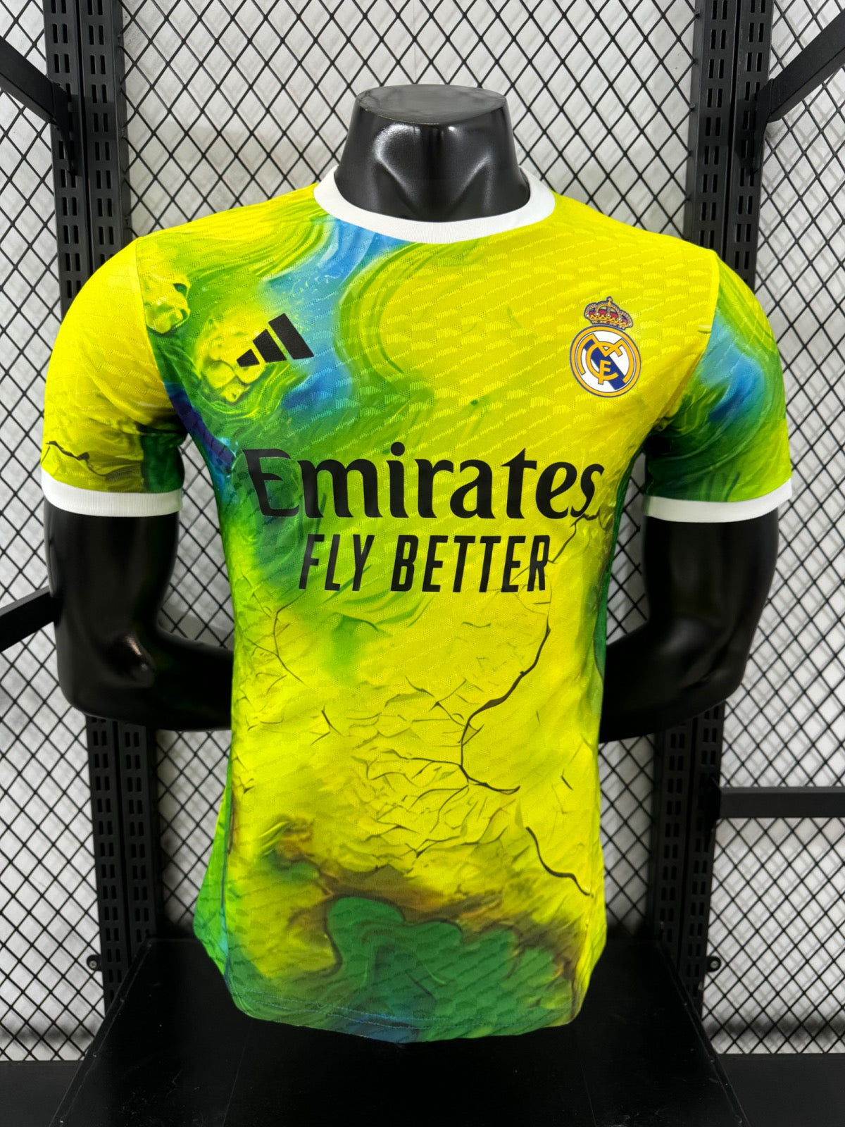 Maillot Real Madrid version joueur 2025/2026 - Vêtements de sport